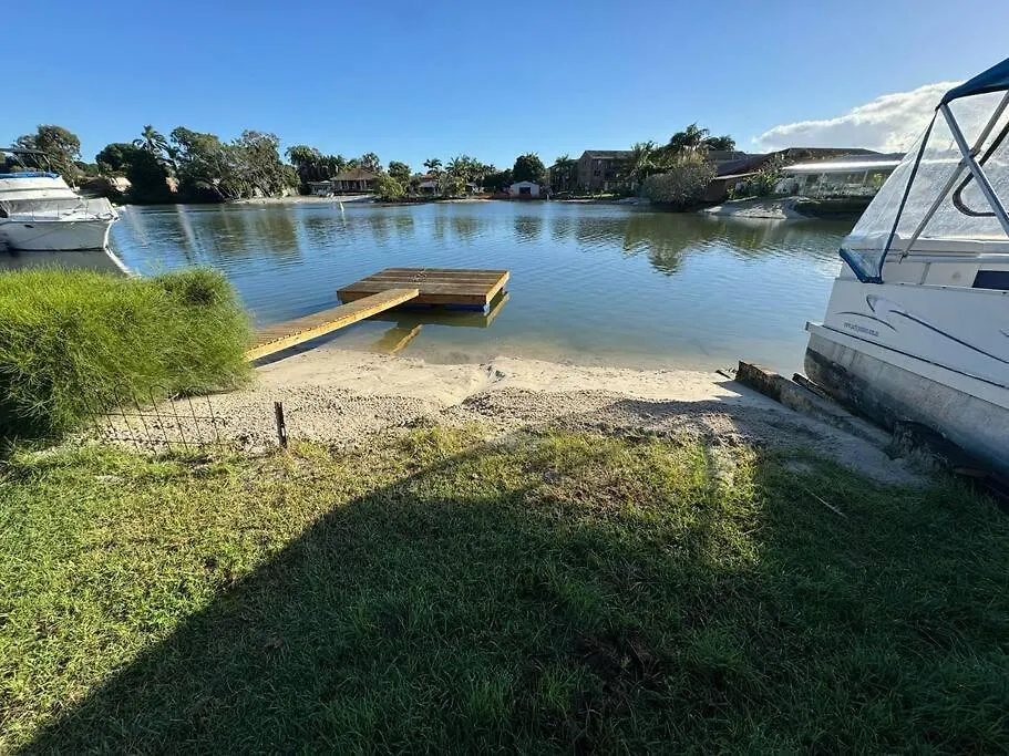 House And Van On The River Tweed Heads 0*,